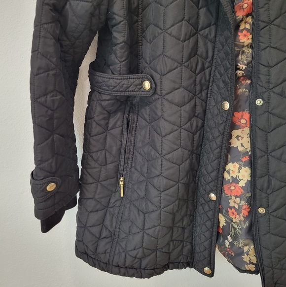 Weatherproof Women's Black Quilted Hooded Puffer Coat with Floral Lining - Picture 2 of 4